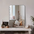 Miroir mural rectangulaire pour salle de bain avec cadre en métal argenté - Élégant et durable